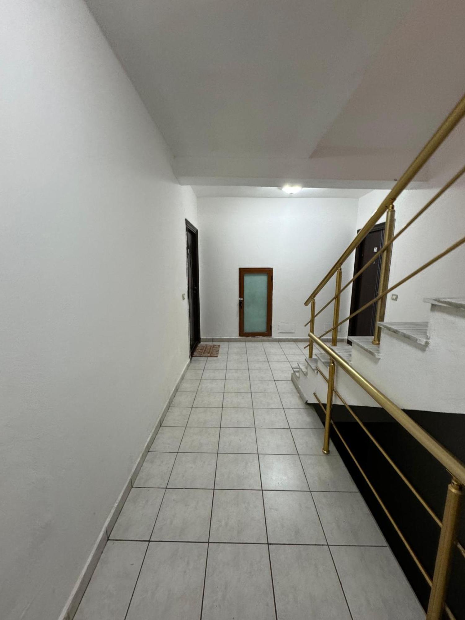 Orange Apartment Golem  Exterior photo